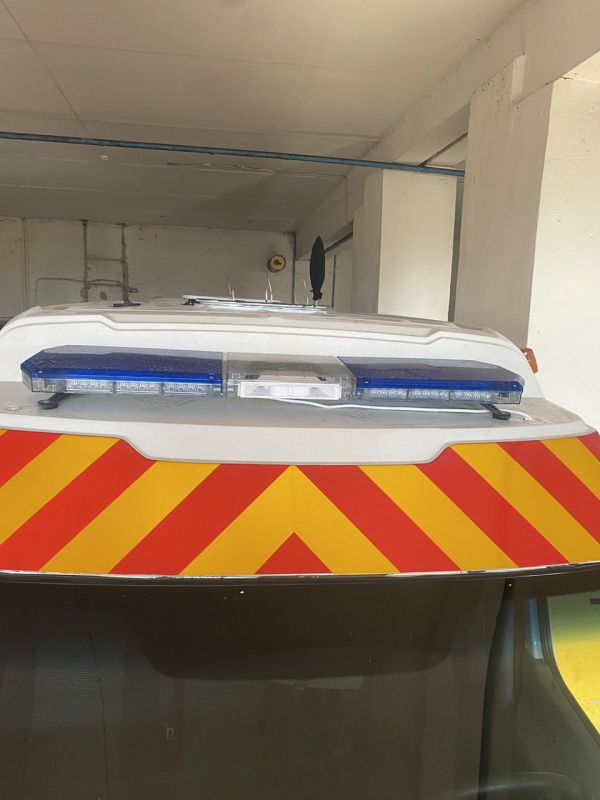 Мигалка пласка 12 см з СГП на дах автомобіля проблисковий маячок 120 см