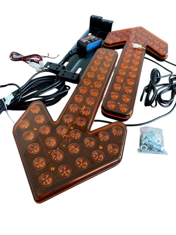 Світлодіодний покажчик напрямку руху. Жовті стрілки. Стробоскоп жовтий, мигалка.