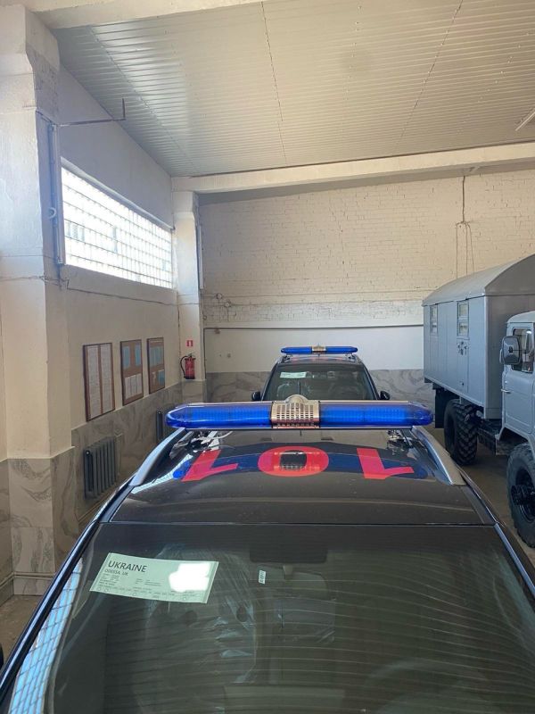 Мигалка синього кольору з СГП  на дах автомобіля проблисковий маячок 120 см