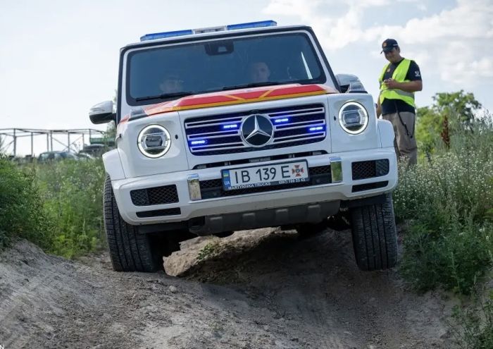 Стробоскоп мигалка в решітку автомобіля синій