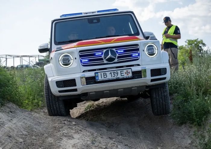 Стробоскоп мигалка в решітку автомобіля синій